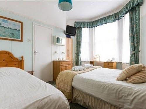 Sandbar Beach House - Family And Couples Only Bournemouth Kültér fotó